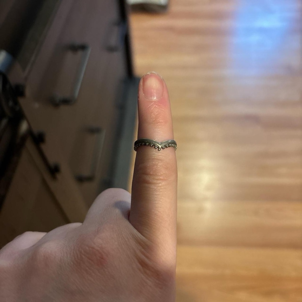 Delicate V-Shaped Silver Tone Ring with Beaded Detail